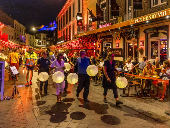 Herdenking watersnood Limburg met lichtjestocht