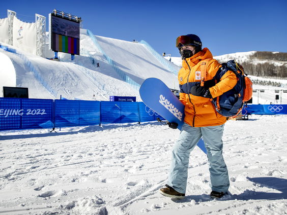 Snowboarders Melissa Peperkamp en Niek van der Velden zijn er klaar voor