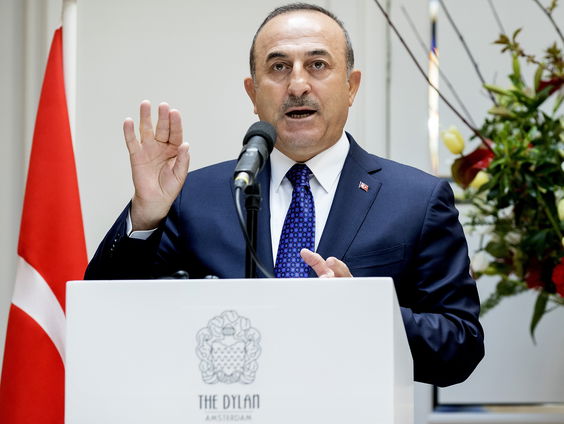 Turkse minister naar Moskou en Kiev om te bemiddelen