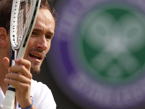 Russische en Belarussische tennissers niet welkom op Wimbledon: 'Gedurfd besluit'