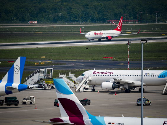 Bedrijven lijken amper van plan minder te vliegen