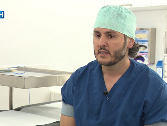 Chirurg Abdelali Bentohami opereert in moederland mensen die ziekenhuis niet kunnen betalen