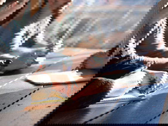 Jongerenwerker Joselito Hasselnook stopt vanwege te hoge werkdruk