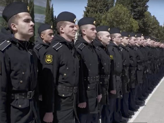 Kolonel Han Bouwmeester; 'De Russen blijven grote steden bestoken om angst in te boezemen'