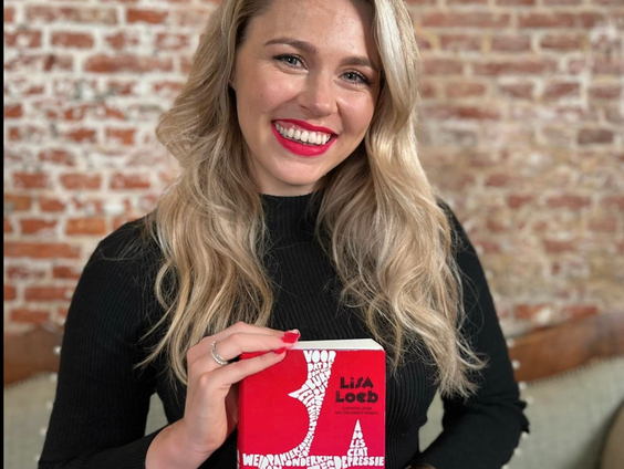 Het nieuws van de week door de ogen van Lisa Loeb