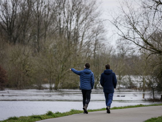 Waarom wandelen langs dijken op dit moment gevaarlijk kan zijn