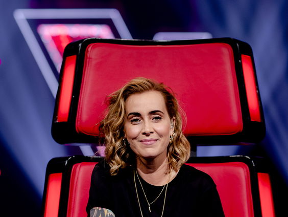 Anouk sluit niet uit voor 'pleuris veel geld' weer plaats te nemen in de stoel van The Voice
