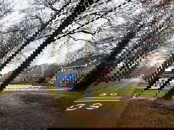 Luistertocht door 19e eeuws Veenhuizen