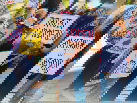 Hoe kunnen we het recht op abortus wereldwijd verdedigen?