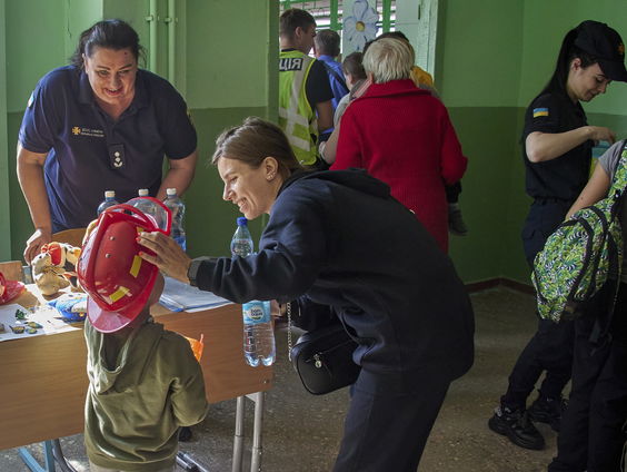 Hoe de UNHCR Oekraïense vrouwen en kinderen helpt