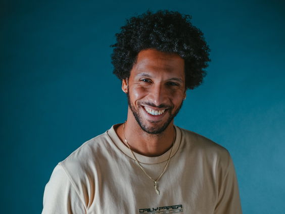 Kunststof - Tarikh Janssen, acteur