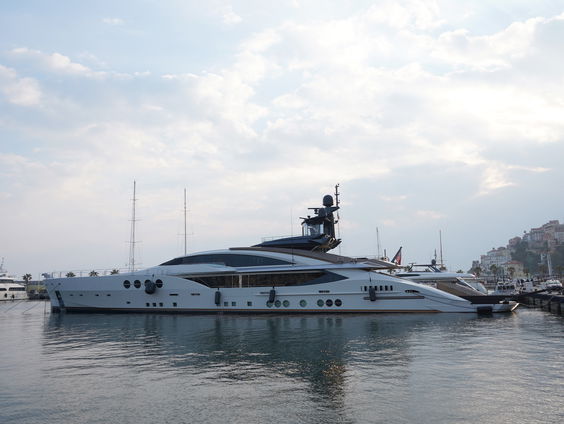 Komt er een einde aan de paspoortenverkoop aan rijke Russen?