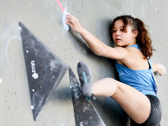 16-jarige klimster Sabina van Essen gaat voor Parijs