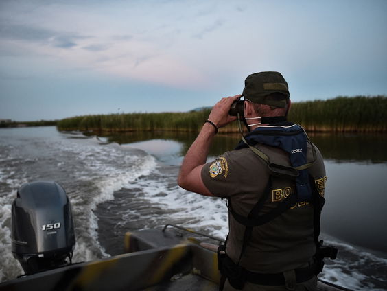 Groep Syrische vluchtelingen gered van eilandje