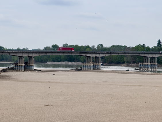 Het water in rivier de Po staat veel te laag