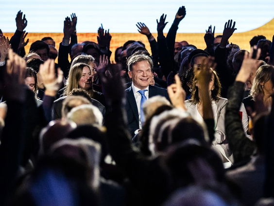 De Politieke Weekanalyse over de campagne en wat ontbreekt in de campagne