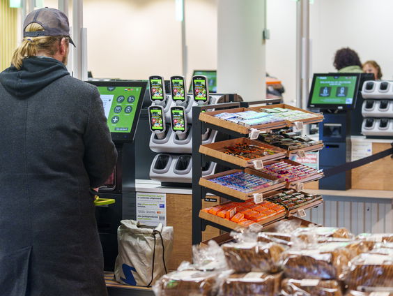 Moeten we af van de zelfscankassa?