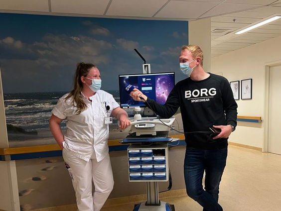 Live vanaf de neurologie: "Hier draag je nog wél een mondkapje."