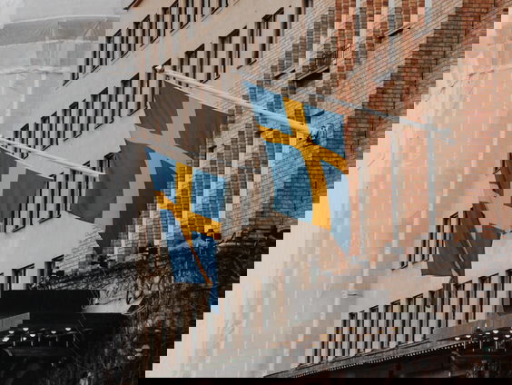 Zweden levert wapens aan Oekraïne. Wat betekent dit voor hun neutrale positie en relatie met Rusland?