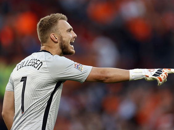 Johan Derksen over Jasper Cillessen, de transferstunt van NEC