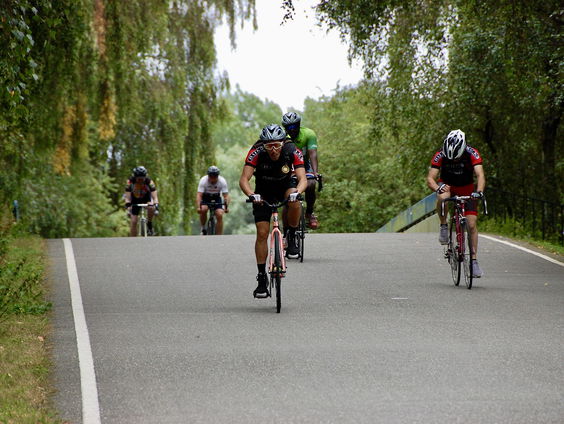 Wielerwedstrijd voor dak- en thuislozen georganiseerd