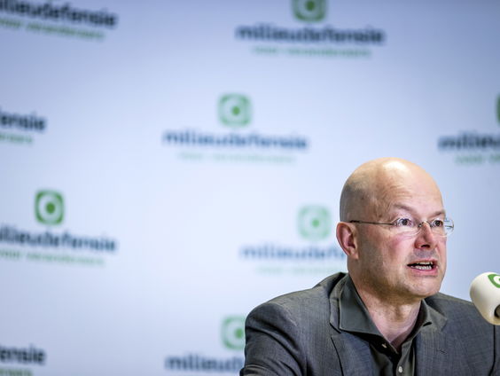 Milieudefensie roept 30 bedrijven op om klimaatplan op te stellen