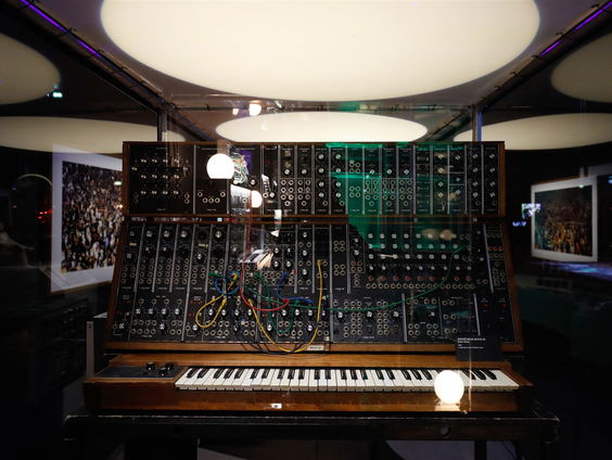 Tijd voor Toen; de eerste Moog-synthesizer