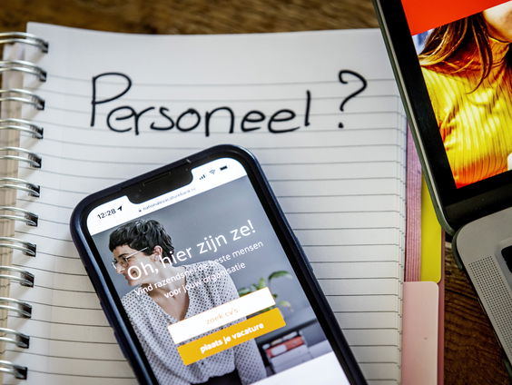 Wat is de oorzaak van de arbeidsmarktkrapte, en is er nu nog iets aan te doen?