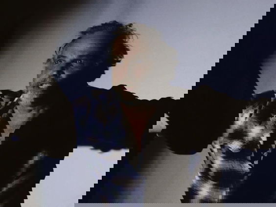 In de voorstelling ‘Buiten de Muren’ spelen TBS-patiënten uit Utrecht samen met buurtbewoners en stafleden