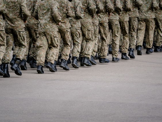 Waarom er meer vrouwen nodig zijn in het leger