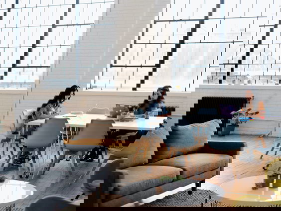 Stand.nl: Werkgevers moeten meer rekening houden met vrouwen in de overgang