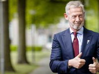 Heeft burgemeester Onno Hoes zich wat vertild aan het oppakken van Tom de Wal?