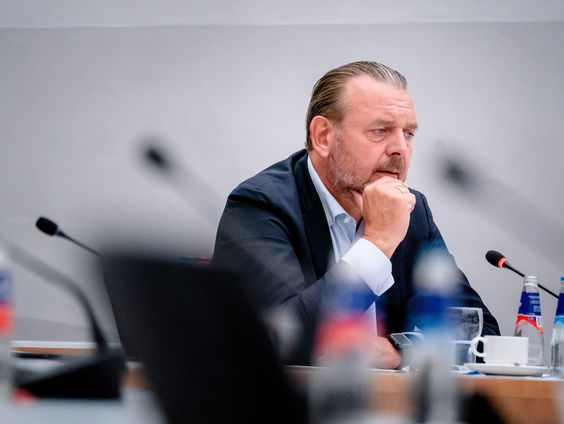 Ombudsman: financiële hulp regelen vaak te moeilijk voor ouderen