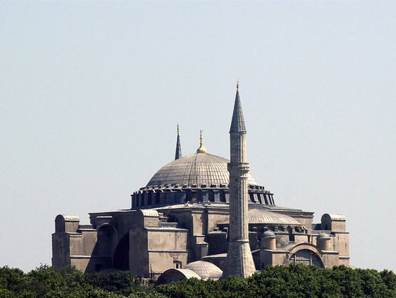 Stukjes deur van de Hagia Sophia opgegeten