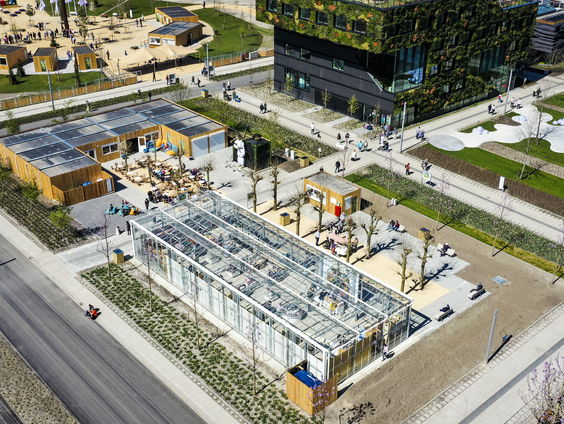 College Almere stapt op