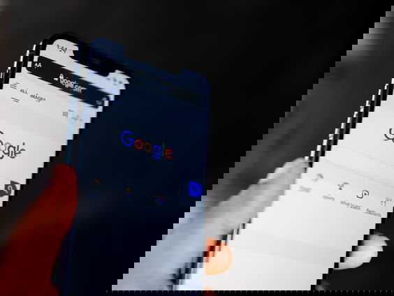 Consumentenbond stapt naar rechter met massaclaim als Google niet privacyschendingen stopt