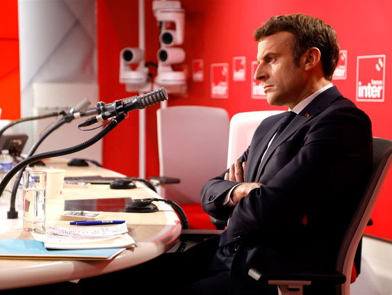 Emmanuel Macron wil alvast EU-verbod op Russische steenkolen en olie