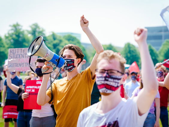 Kamer debatteert over basisbeurs