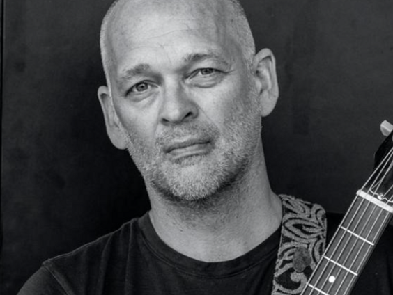 Muzikant David Middelhoff gaat na 35 jaar solo