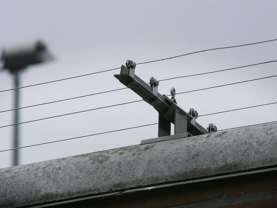 Klopjacht op ontsnapte tbs'ers duurt voort