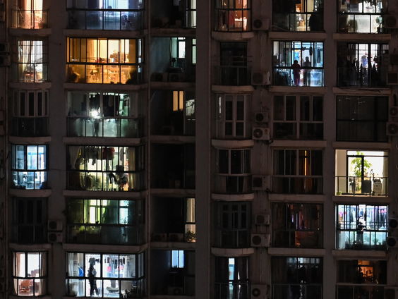 Wederom protesten in Shanghai tegen lockdown: inwoners zingen uit raam