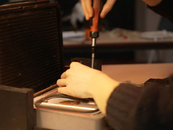 Bedrijf 'Snew' geeft zowel arbeiders als producten een nieuwe kans