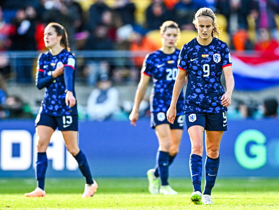 Oranjefans keken kwartfinale in partycentrum Albergen