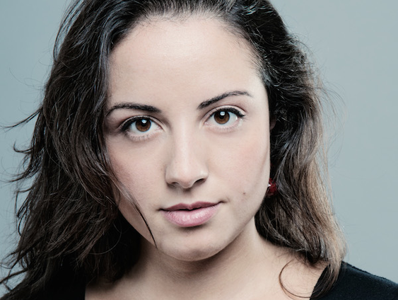 Lilian Farahani, operazangeres