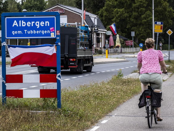 Raadsvergadering in Tubbergen over asielzoekerscentrum in voormalig hotel