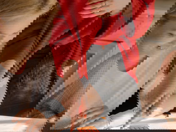 Docent van het Jaar: wat zou jij je docent van vroeger nog willen zeggen?