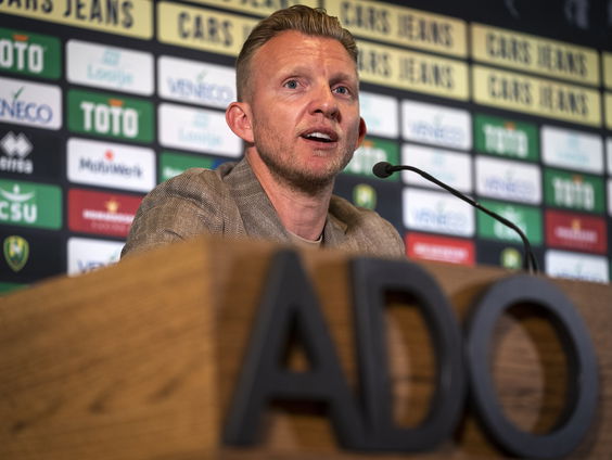 Kuyt boekt met ADO eerste overwinning als trainer
