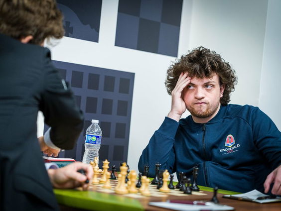 Schaakgrootmeester Niemann speelde meer dan 100 keer vals: 'Zoveel statistische vreemdheden ontdekt'