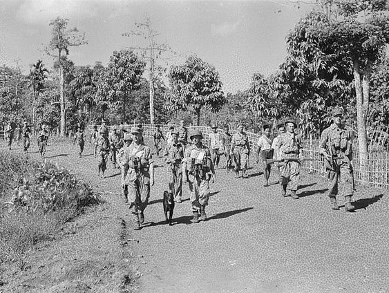 2e uur: Column, 'De kunst van het verdwijnen' en Het Spoor Terug: 'Het bloedbad van Rawagede' OVT 04-12-2022