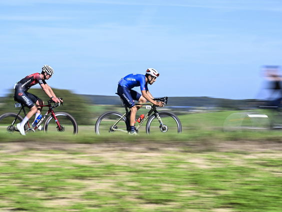 Opvallende namen op eerste EK Gravel, zelfs uit de Formule 1